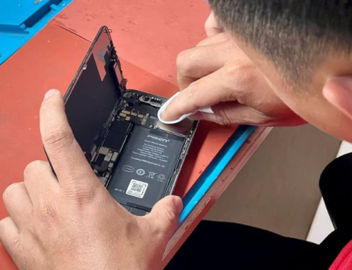 Thay pin iphone 14 pro ở Gò Dầu, Tây Ninh