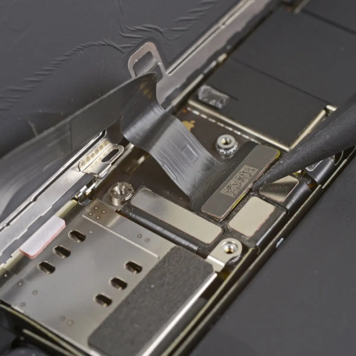 Ép cổ cáp màn hình iPhone 12 Pro