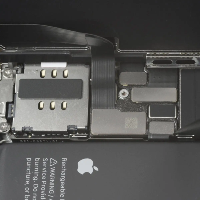Ép cổ cáp màn hình iPhone 13 Mini